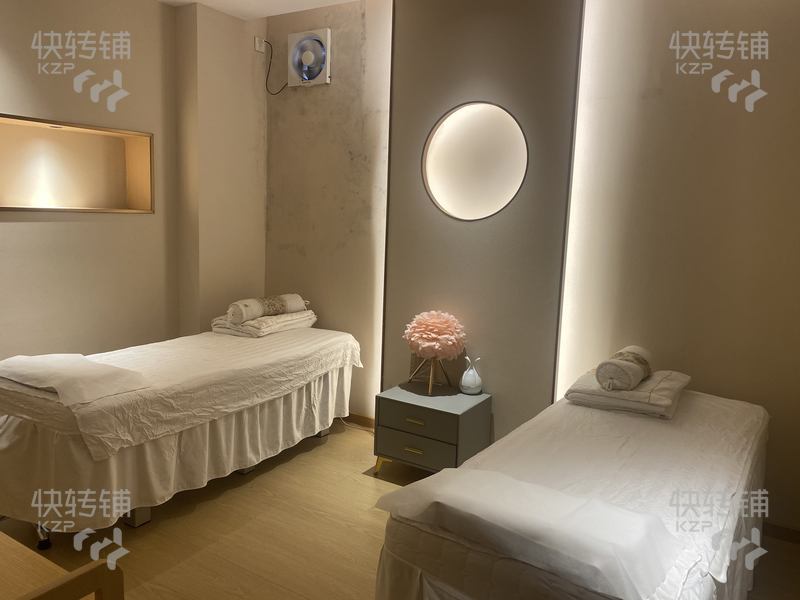 東城石井采耳養生店轉讓【小區住宅樓環繞，位置地段優勢大，裝修精美舒適，交通停車方便】