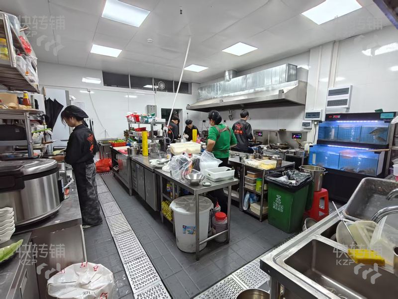 莞城‘工農8號’泰國菜餐飲店轉讓【創意園門口、百萬投資、美食酒吧清吧一條街、旁邊高端小區】