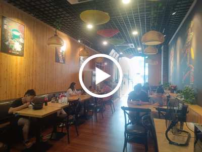 低價急轉！！長安萬達‘過橋米線店’轉讓【8年老店、核心商圈、自帶海量人流量、商業網紅街、門口可出租】