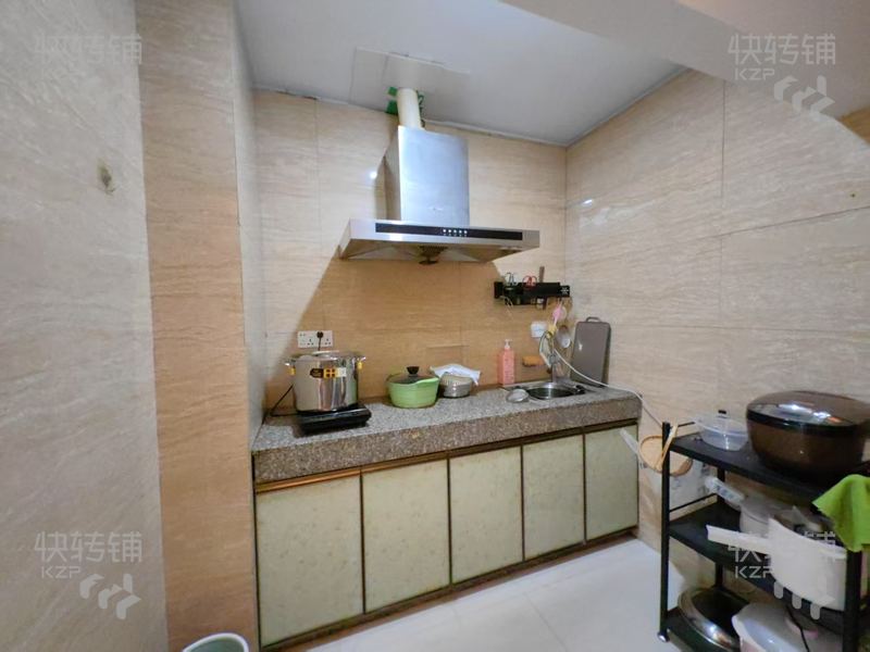 鳳崗滋補品商行空鋪轉讓【轉角位置，麒麟灣.華桂園小區正門口+停車場入口，富人區，適合做各行各業】