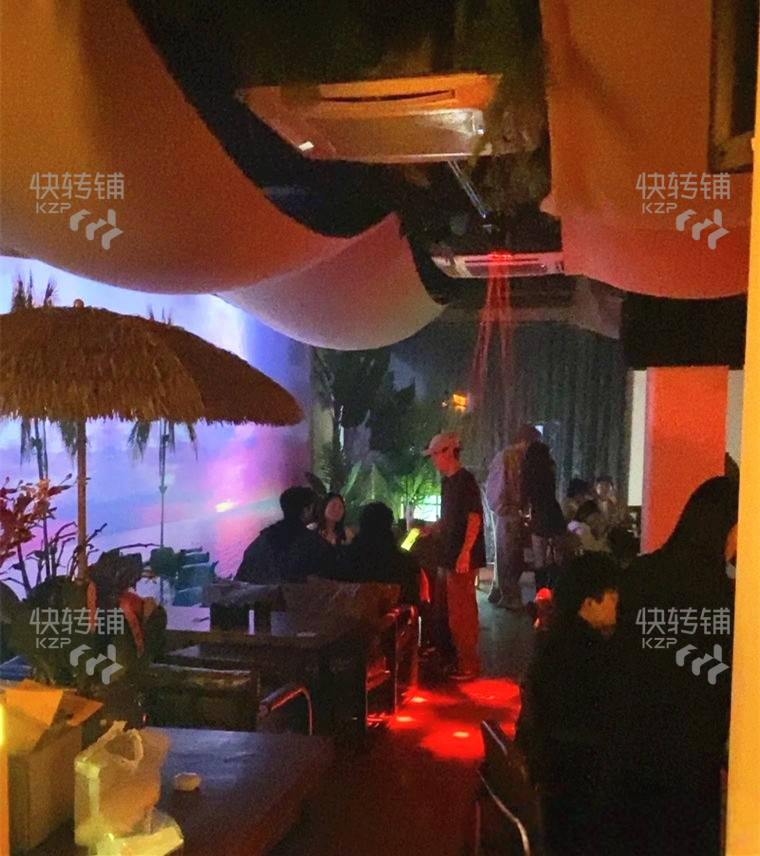 常平振華商業(yè)街‘小酒館’轉(zhuǎn)讓/ 可空鋪【住宅小區(qū)、酒店、沐足、集中一體、客流量大、生意穩(wěn)定】