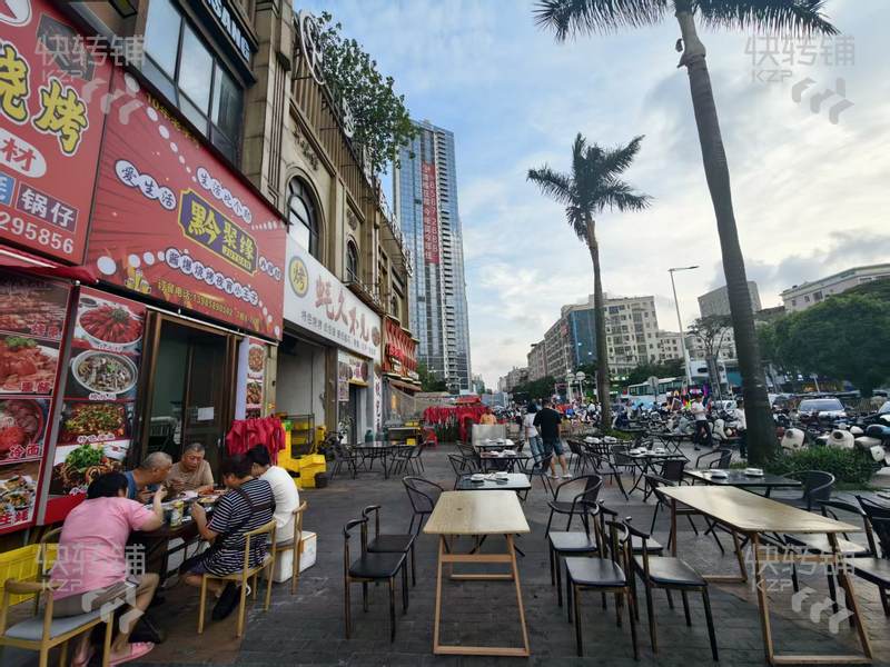 厚街万达广场夜市餐饮店转让，转让费包含1.4万押金【十字路口旁、美食聚集地、多个商场、写字楼、小区】