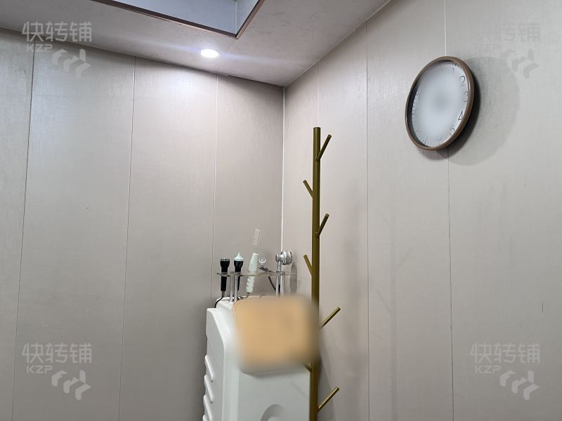 東城新世紀(jì)星城盈利中美容養(yǎng)生頭療轉(zhuǎn)讓【會(huì)員500多、十年老店、高端小區(qū)、10萬(wàn)住戶商圈】