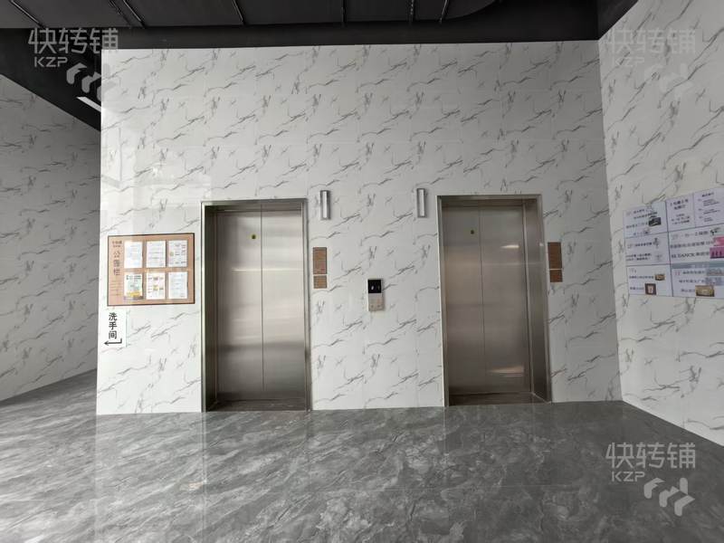 松山湖‘樂創港大廈’頭療會所轉讓【挨著萬象匯，翠瓏灣小區，電梯口旁，帶6個房間！】