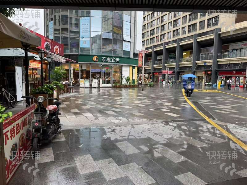莞城‘萬科城市廣場’特色小吃店轉讓【轉角中心位置，處于市中心，鄰近多個小區、寫字樓、商場、酒吧、酒店等】