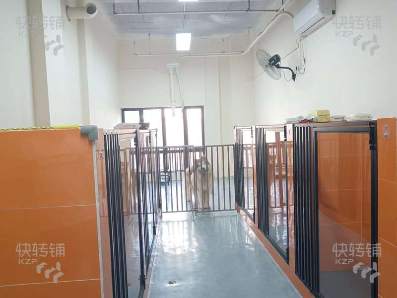 低價急轉！！！常平綠地商業廣場空鋪轉讓【上下兩層半，附近小區住宅、商場等圍繞，全新精裝修，同行接手即可營業，可空鋪】