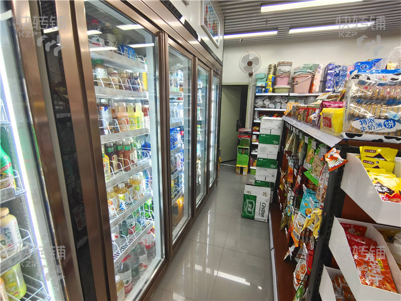 寮步保利小区‘好涞屋’便利店转让【营业额3000左右、公寓大门口、旁边轻轨站、以办公楼、小区为主】