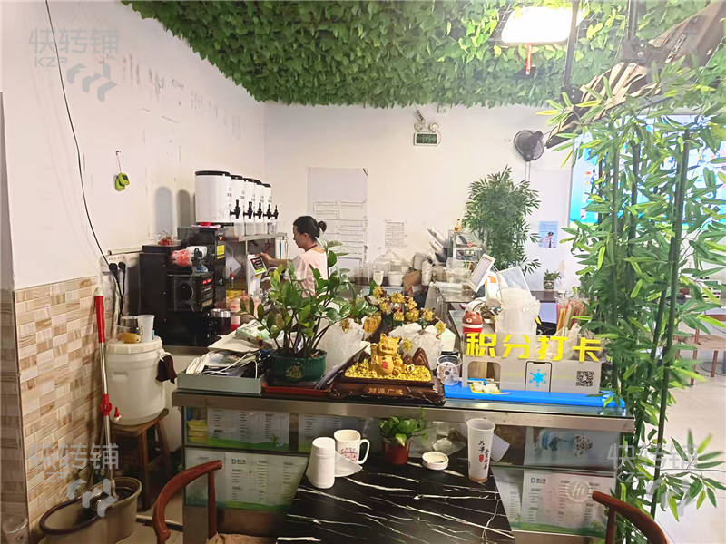 鳳崗永盛北路奶茶店轉讓【小區住宅樓密集、體量大客源集中，多門面招牌醒目，外擺空間充足】