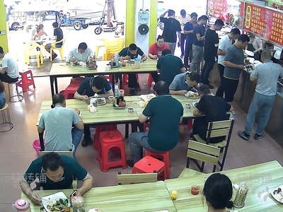 寮步‘龙泉路’自选餐饮店转让【经营7年时间，有固定客人，平均营业额2500+，门口可以外摆】