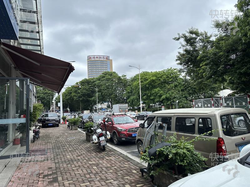 清溪“國際公館”汽車維修美容轉讓【經營多年、停車位充足、車流量大、門口可利用】