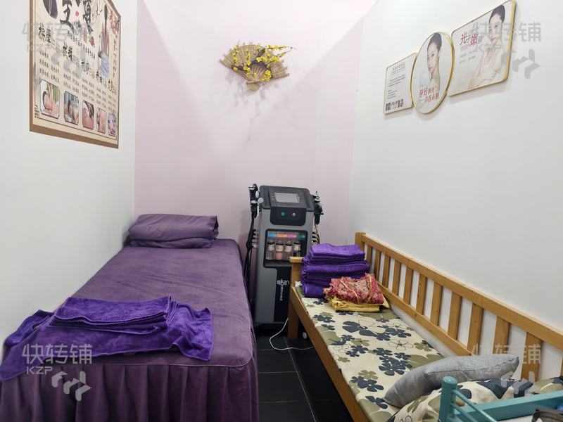 急轉，厚街萬達金街美容院轉讓【租金便宜，大型住宅小區(qū)圍繞，商圈自帶人流，推廣拓客很方便】