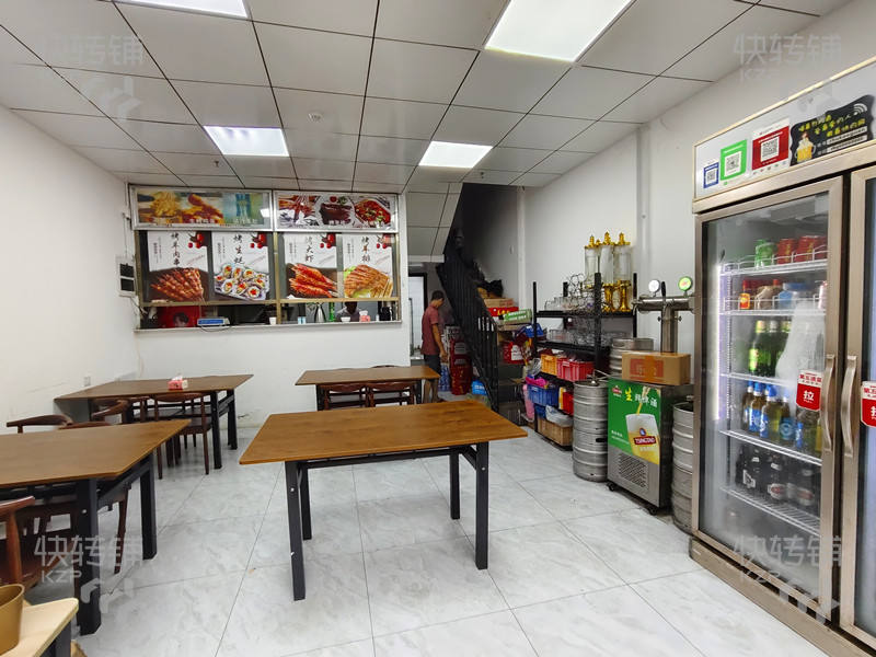 塘廈‘金地智匯港小區樓下’東北燒烤店轉讓 也可分轉【對面酒店，工業園住宅小區集中，客流集中，經營4年，每日收入可觀】