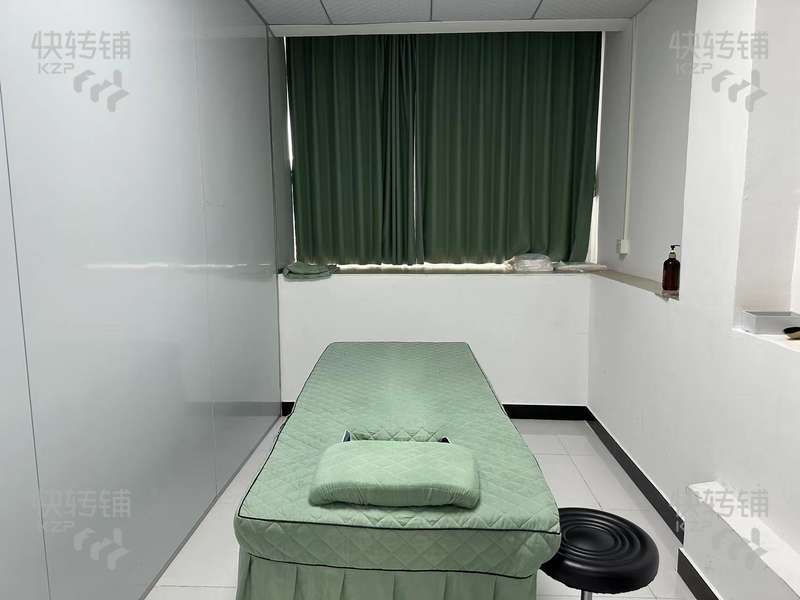 虎門‘南部灣萬科城’修腳店轉讓【萬科小區、7-8千戶、加盟店、會員200-300個、盈利中】可空轉