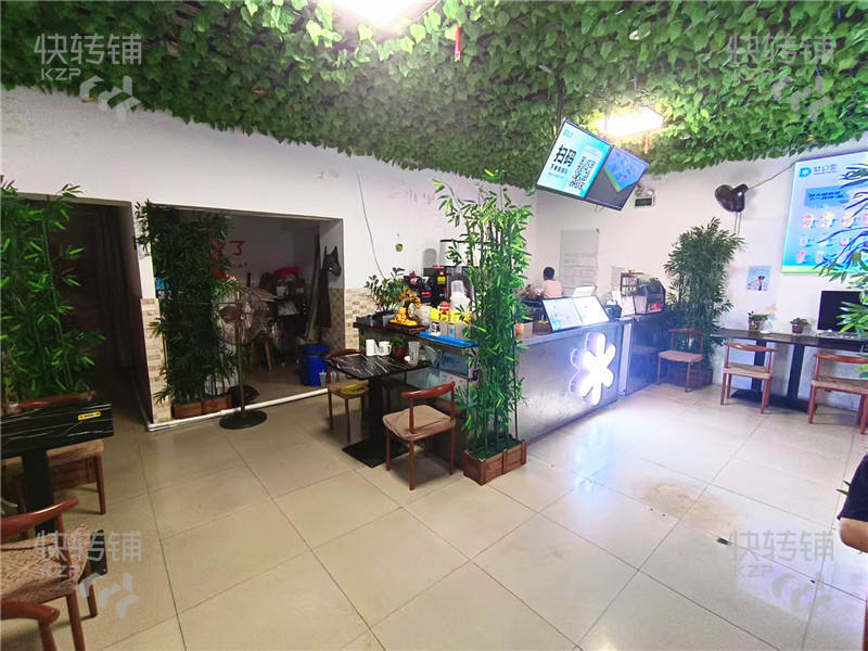 鳳崗永盛北路奶茶店轉讓【小區住宅樓密集、體量大客源集中，多門面招牌醒目，外擺空間充足】