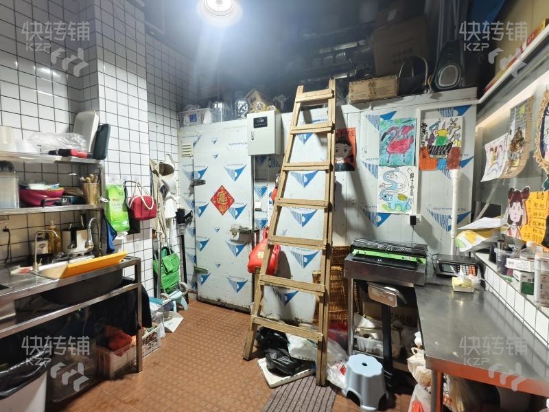 虎門‘中天悅府’水果店轉讓【挨著轉角位、十字路口，小區門口旁，停車場出入口處，對面是北柵小學、偉才幼兒園，人流量大】