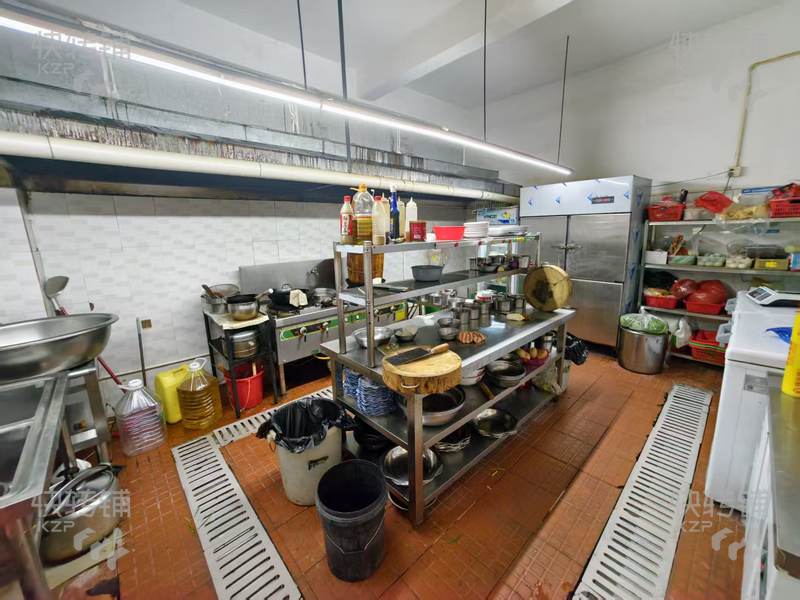 大朗校椅圍夜宵店餐館轉讓【周邊都是華為住宅、臨近華為工廠、門口夜市街】