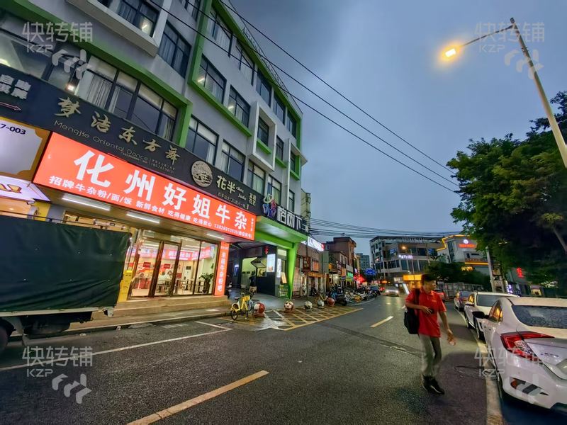 南城‘香園路’餐飲店轉讓【寫字樓進出入口處、附近萬科769創(chuàng)意產(chǎn)業(yè)園、城市風景街、人氣旺】