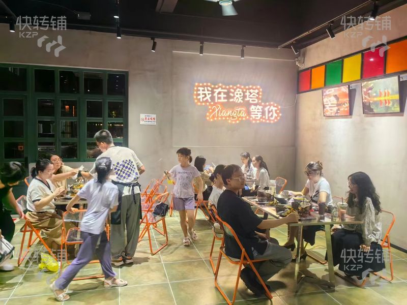 莞城‘工農8號’泰國菜餐飲店轉讓【創意園門口、百萬投資、美食酒吧清吧一條街、旁邊高端小區】
