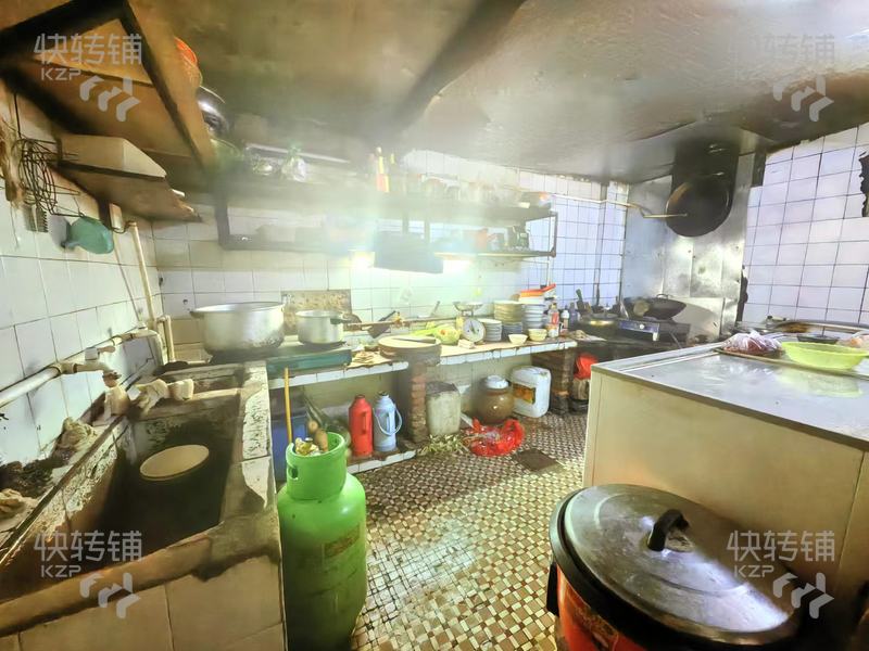南城“雅園工業路”餐飲店轉讓【經營20年，門口公交站，周邊全是工業區，寫字樓】