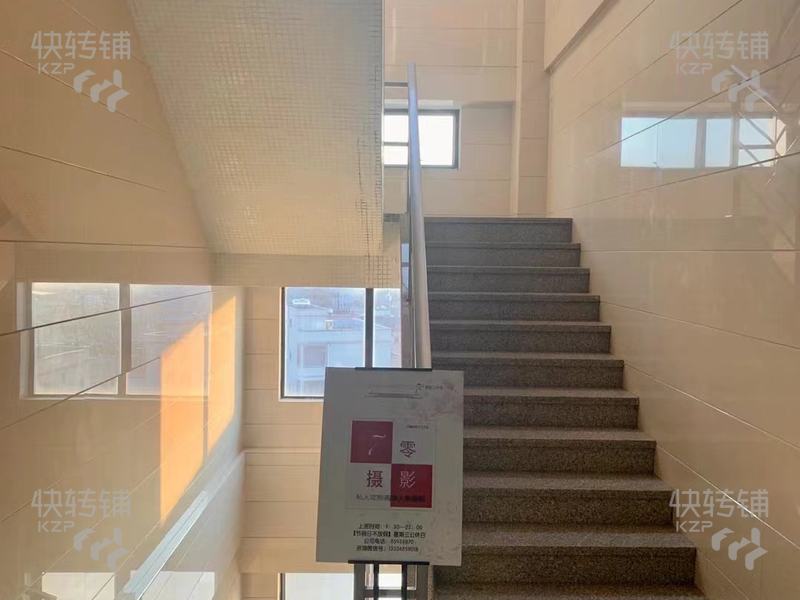 空鋪招租，厚街大道婚紗攝影館轉(zhuǎn)讓，可單層招租、分租【帶露天攝影取景地、停車(chē)方便、】