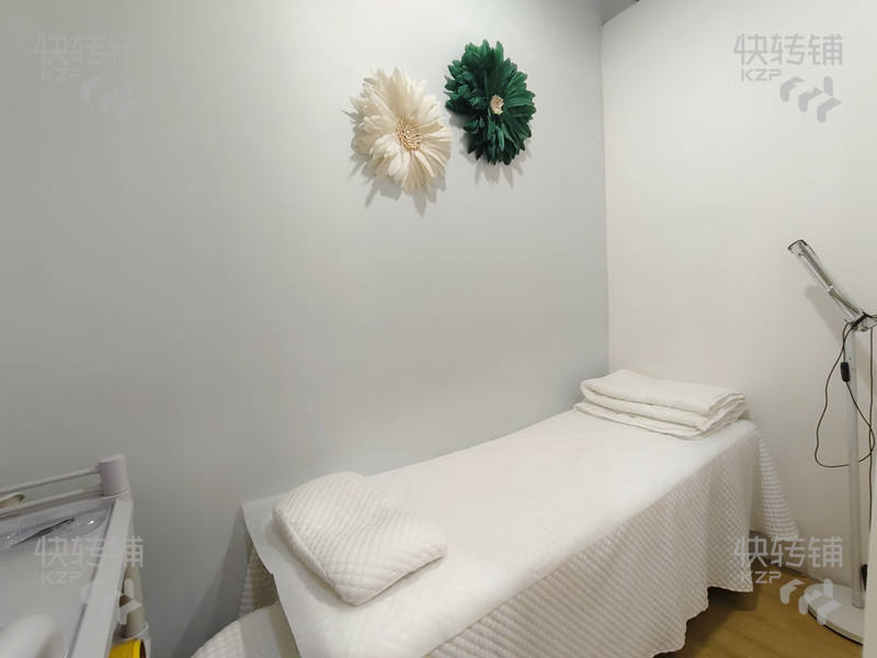 厚街万达皮肤管理转让【电梯出入口位置，经营8年时间，会员130+，客人消费能力强】