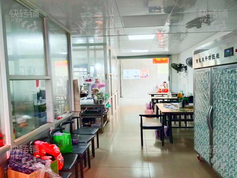 東坑黃屋大塘街燒鵝店轉(zhuǎn)讓【七年多老店，月營業(yè)額9萬+，綜合市場進(jìn)出門口旁、周邊全是工業(yè)區(qū)和出租房】