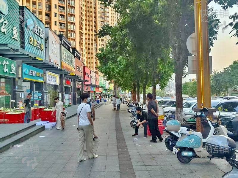 鳳崗‘永盛北路’美容院轉讓【多年老店、會員400+、近小區進入口、人氣旺、商業街、多個小區樓盤環繞】