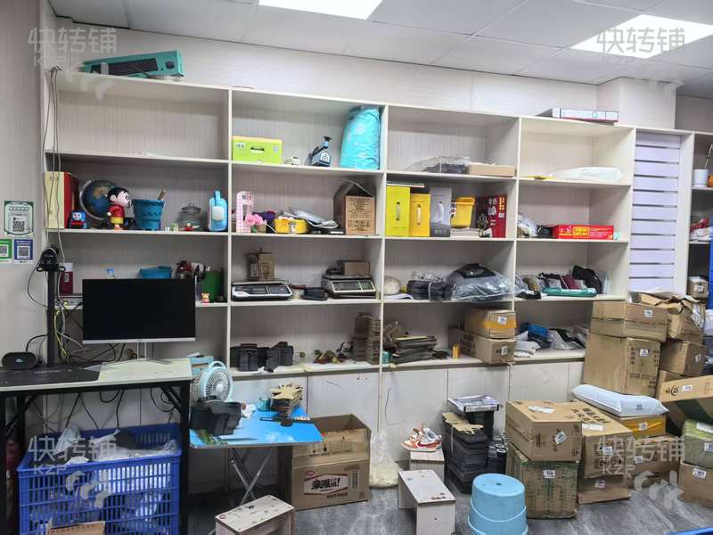 鳳崗公寓樓下便利店+菜鳥驛站轉(zhuǎn)讓【周邊都是公寓住宅、工廠、對面是公園】