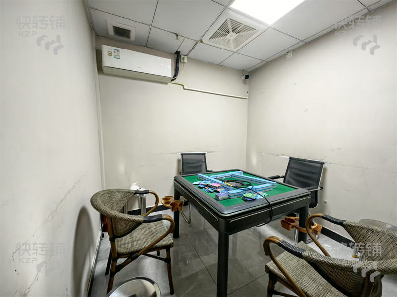 鳳崗‘錦龍小區’日咖夜酒、休閑餐吧轉讓【周邊全是高端小區，富人區，適合各種餐飲項目入駐】