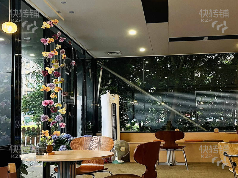 大朗‘富民中路’网红咖啡馆/餐厅转让【大润发、长盛广场、大和购物广场对面、镇中心商圈、消费集中】