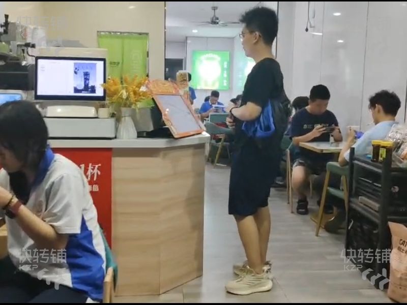 深圳公明城中村‘茶萃吧’轉讓【無競爭、城中村主干道上、靠近出口、周邊客流量穩定】