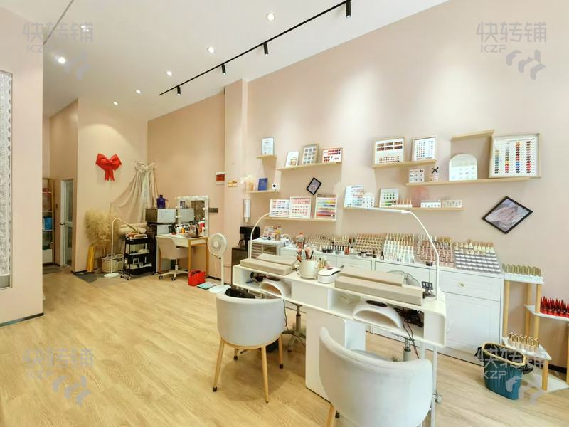 企石全新美容店轉讓/可空轉【對面碧桂園，無同行競爭，高質量客源多，停車很方便，適合做任何行業(yè)】