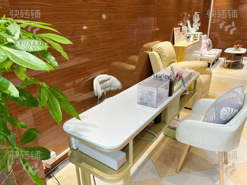 中堂‘萬和百貨’附近美容美甲店轉讓【左邊鴻星爾克，右邊口腔診所，對面愛依服，住宅區集中，可以做其他行業】