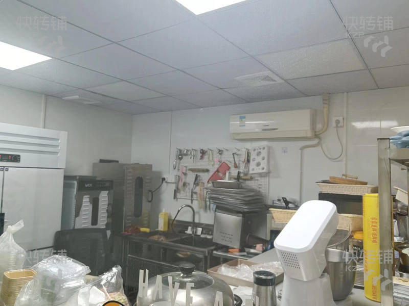 低價急轉！！！常平綠地商業廣場空鋪轉讓【上下兩層半，附近小區住宅、商場等圍繞，全新精裝修，同行接手即可營業，可空鋪】