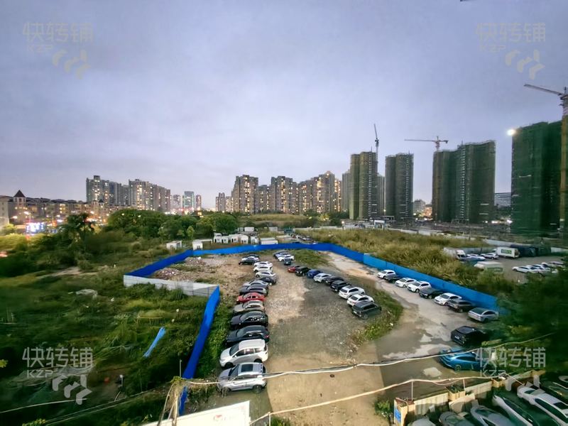寮步香市路‘自助棋牌室’转让【楼上青年公寓、有11个房间、免费车位足、每天爆满可考察】