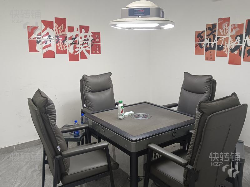 清溪清鳳路24自助棋牌轉讓【周邊都是小區、公寓，寫字樓等、停車很方便，8個房間，客源生意穩定】