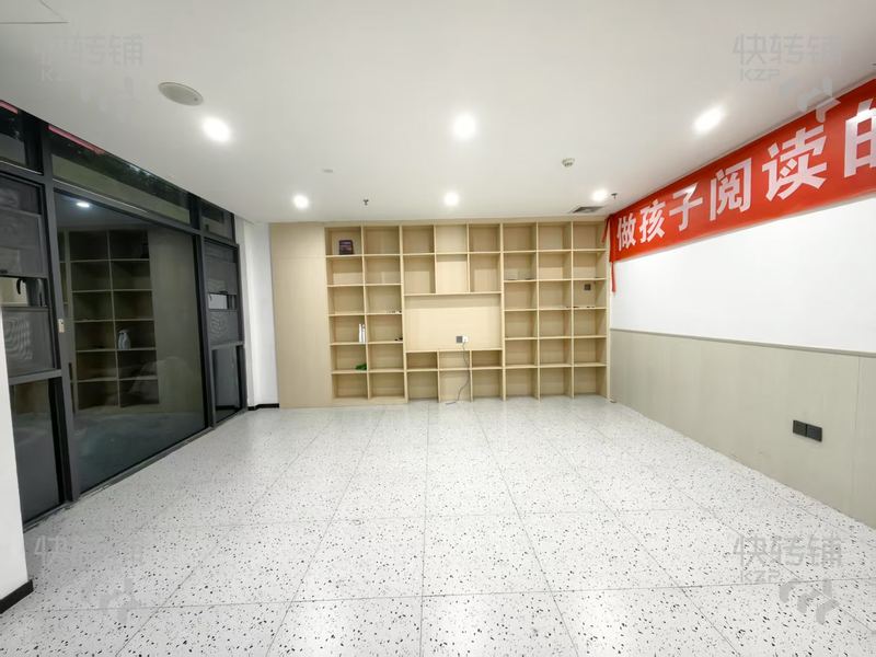 寮步鼎峰.尚境‘美容’旺鋪一手房東招租【全新精裝修、門口有小院子、周邊全是高端小區、適合任何行業】