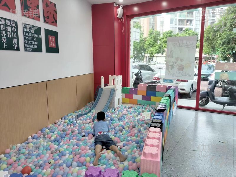 石排‘利豐城市花園’對面漢堡飲品店轉讓/可空轉【谷嚇花園旁、附近利豐廣場、超市、酒店、KTV娛樂】