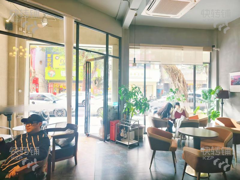 樟木頭康寶街獨棟'咖啡店'轉(zhuǎn)讓【緊挨著天和百貨、4年老店、上下四層、生意穩(wěn)定】