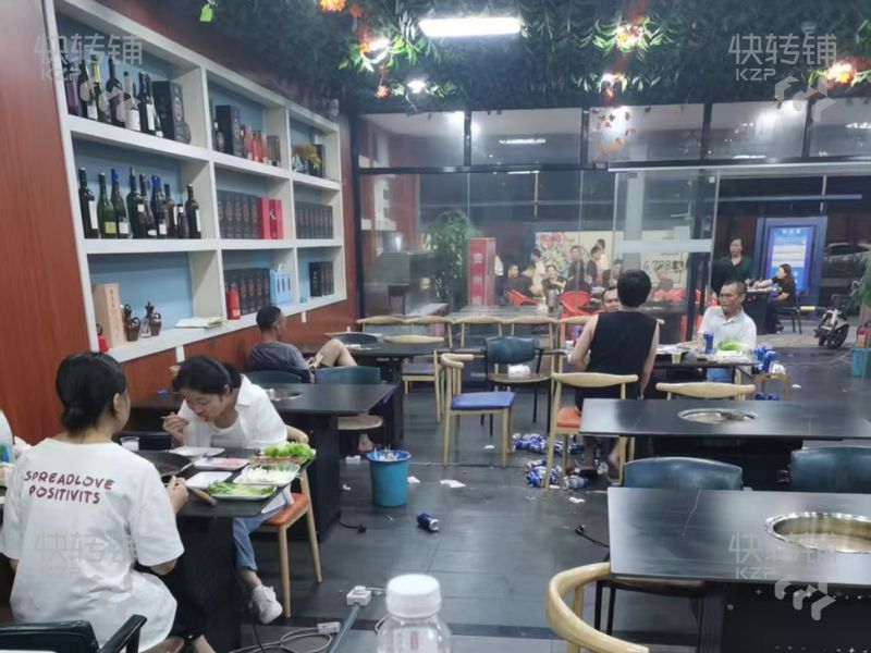 深圳龍華區(qū)餐飲店轉(zhuǎn)讓【周邊都是大型產(chǎn)業(yè)園，科技園，公寓住宅集中，人流量旺，可外擺】