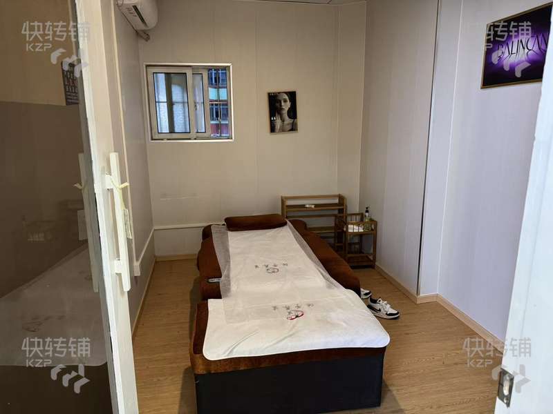 橋頭上悅匯購物廣場‘養(yǎng)生館’轉(zhuǎn)讓【多年老店，每天穩(wěn)定客戶進店，小區(qū)公寓住宅環(huán)繞、附近多個商場】