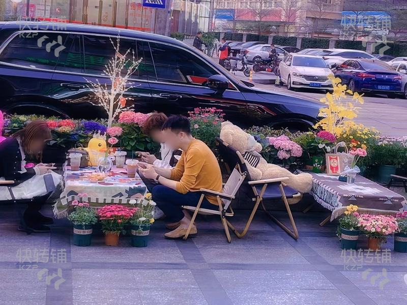 （可空轉(zhuǎn)）急轉(zhuǎn)  南城銀豐路鄰里加盟冷飲店轉(zhuǎn)讓 【宵夜美食一條街、旁邊多個(gè)酒店、寫字樓、KTV、住宅樓密集、人流車流很旺】