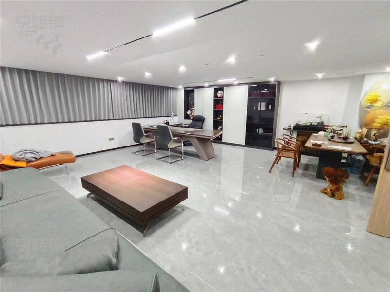 南城鴻福西路‘煙酒商行店’轉(zhuǎn)讓/可空轉(zhuǎn)【處地鐵口、近公交站臺、寫字樓、小區(qū)樓密集、交通便利停車方便】