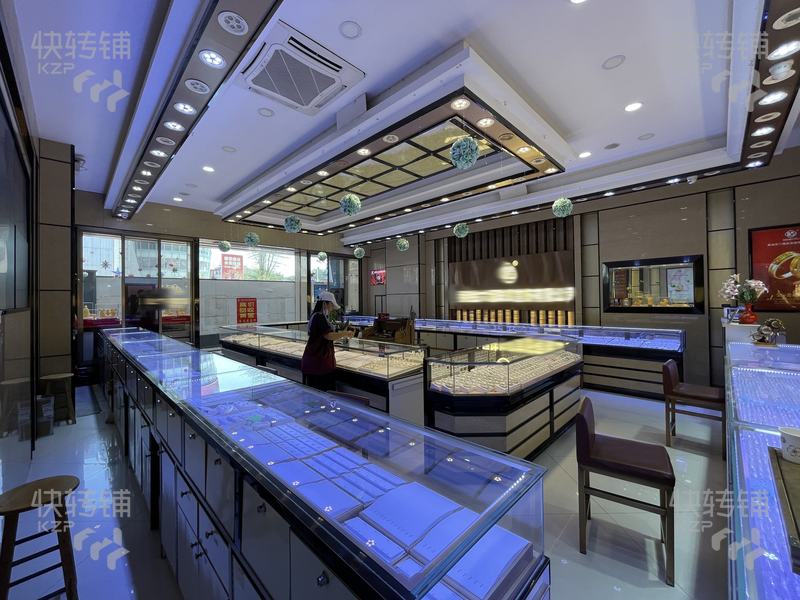 南城“鴻福路地鐵口‘珠寶店’空鋪轉(zhuǎn)讓【挨著地鐵1號線、附近高端小區(qū)，南城CBD商圈】