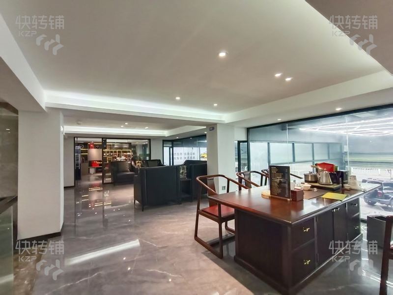 長安德政中路‘汽修美容店’轉(zhuǎn)讓【經(jīng)營多年、精美裝修、別墅富人區(qū)、住宅小區(qū)商場環(huán)繞、生意穩(wěn)定】