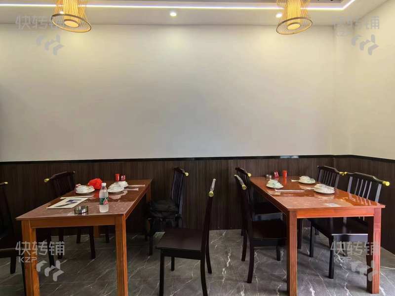 茶山‘茶京路’湘菜館轉讓【租金便宜、附近廠子、公寓集中、旁邊有一個大的工地】