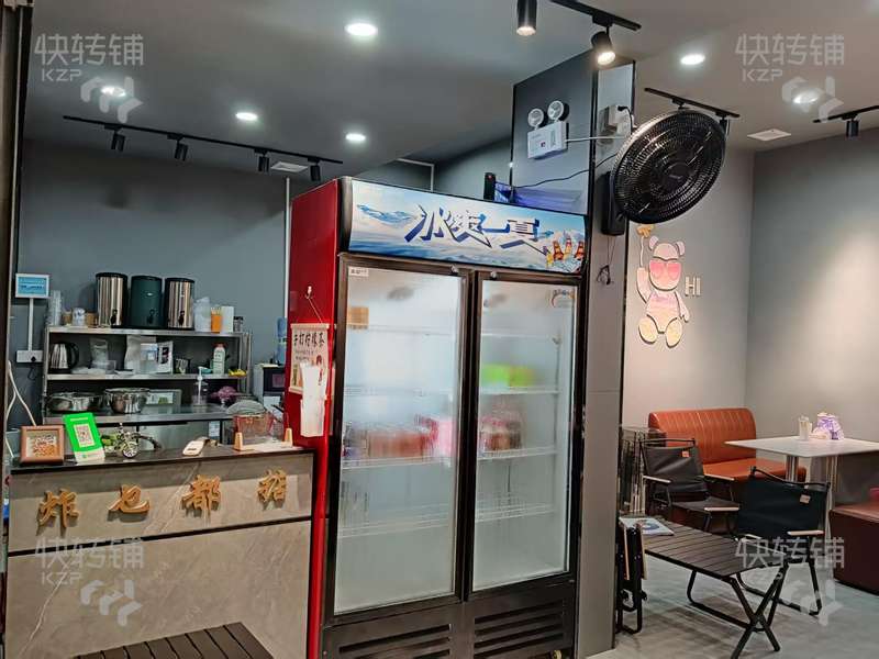 石碣“四甲中心市場”餐飲店 低價虧本一半全新精裝修轉讓， 急轉！！！人流量集中，附近工業區、公寓住宅等圍繞，全新精裝修，合適各種餐飲項目】