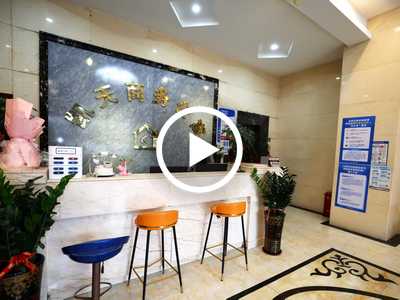 鳳崗“鳳深大道”公寓轉讓【全新翻新，36間房陽光房，人流車流大，繁華商業地段，內有停車場】