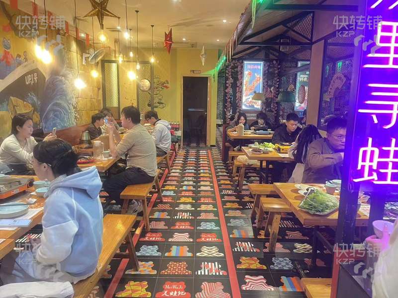 廣州天河區餐飲店轉讓【附近天河客運站，長興購物中心，公寓住宅集中，營業額7-8000+，人流量大】