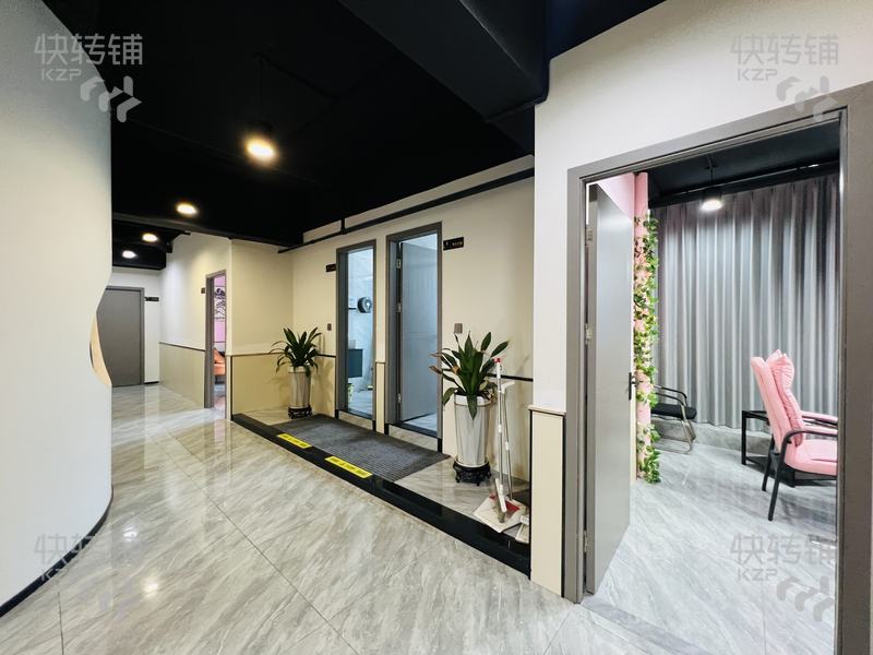 南城‘西平’高端棋牌麻將城轉(zhuǎn)讓【星巴克對面、處酒店商業(yè)中心，高端小區(qū)，宵夜一條街、停車場】
